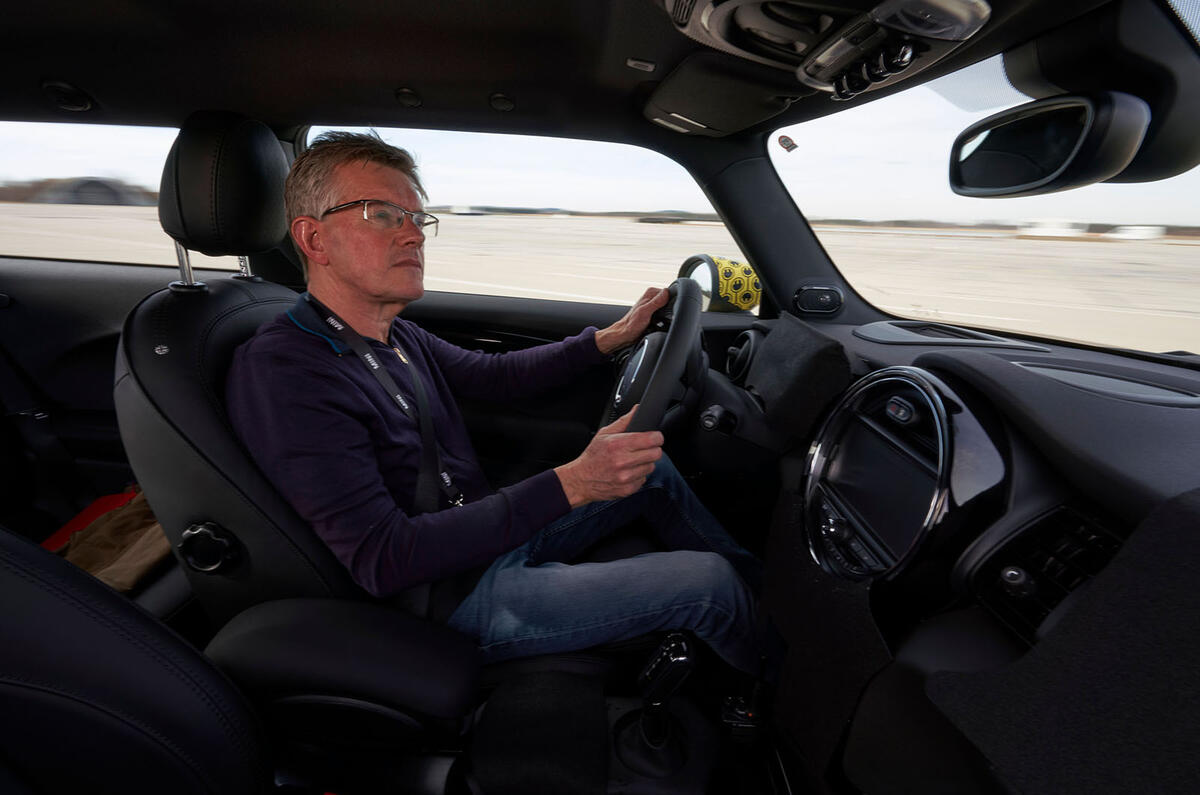 Mini Cooper Se 2019 Review First Drive Of Electric Mini