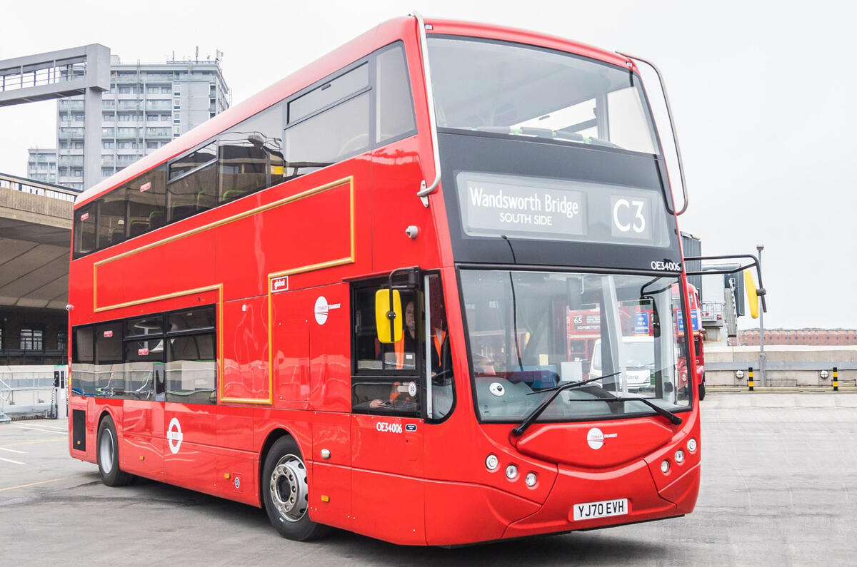 96 Switch Mobility Tower Transit Metrodecker EV   edit