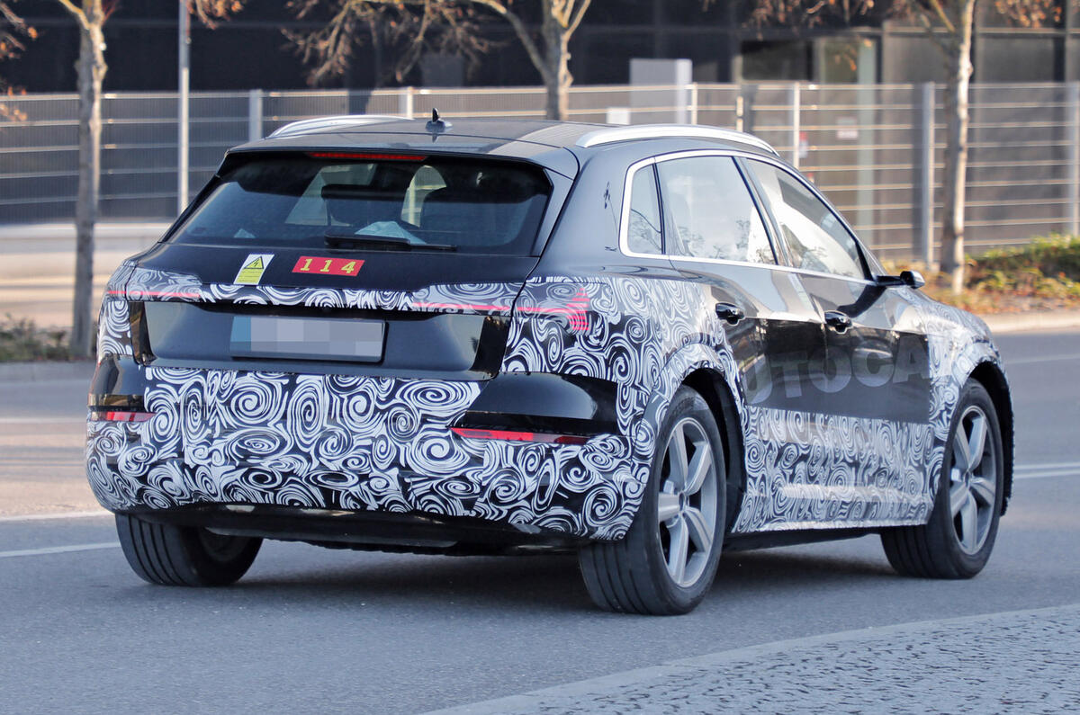 97 Audi E tron 2022 facelift spies rear