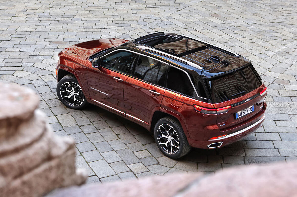 97 جیپ گرند چروکی 4xe 2022 تصاویر رسمی آنتن ثابت