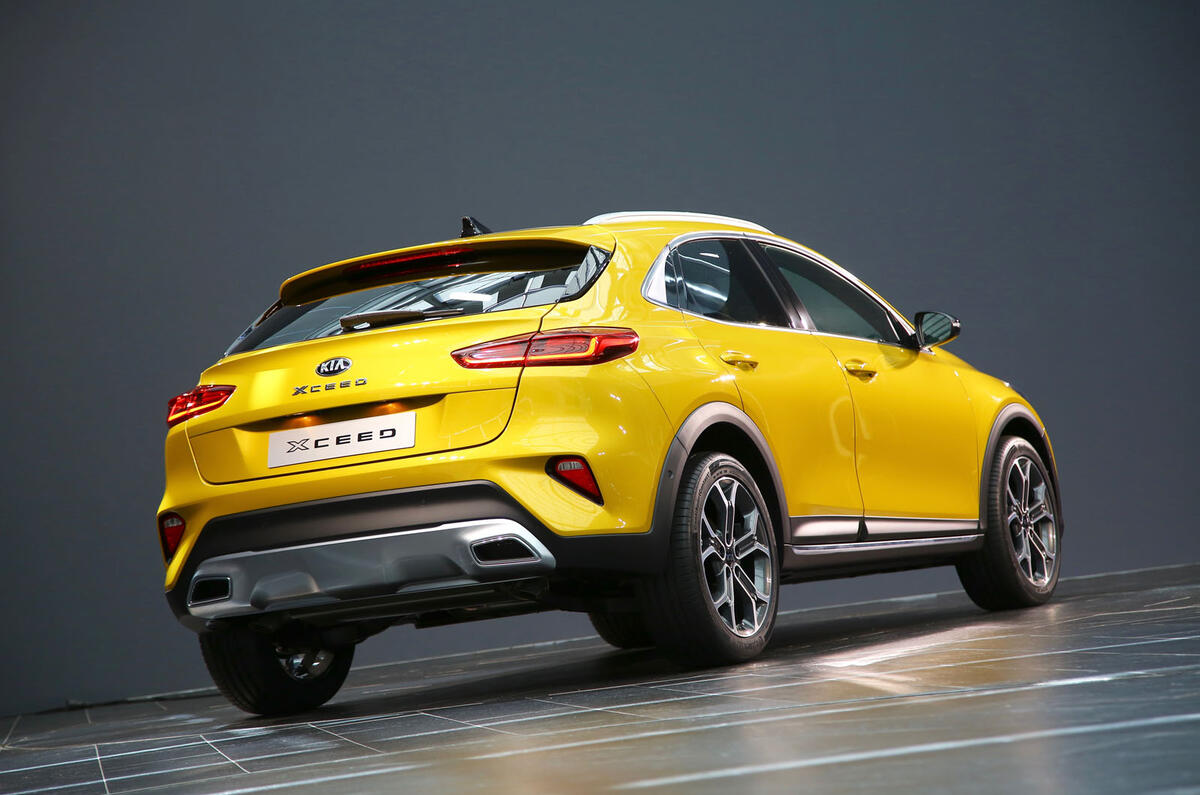 Kia Xceed 2019 official reveal - hero rear