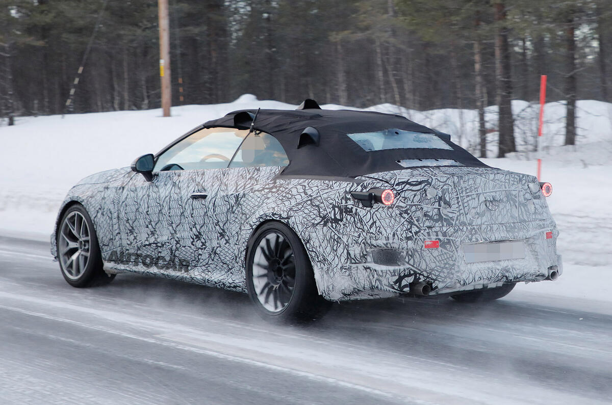 97 مرسدس CLE تصاویر جاسوسی 2022 ردیابی عقب