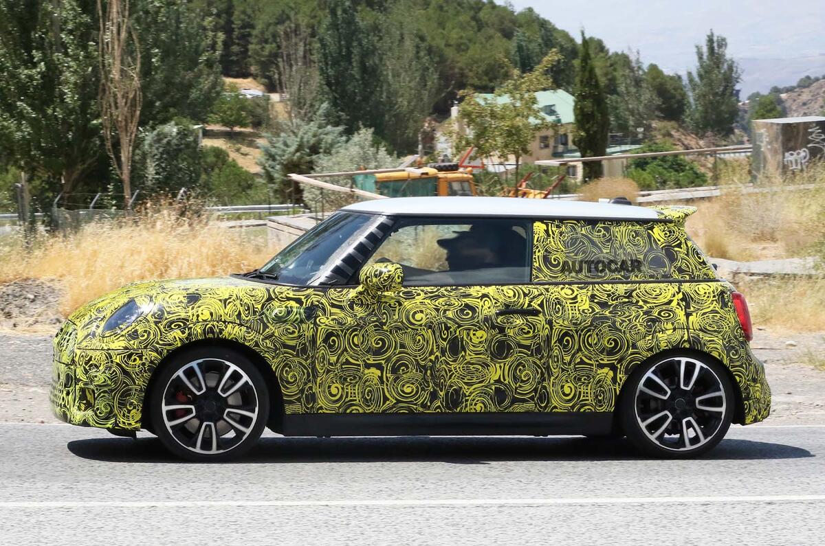 ردیابی جانبی Mini Cooper JCW camo 2022