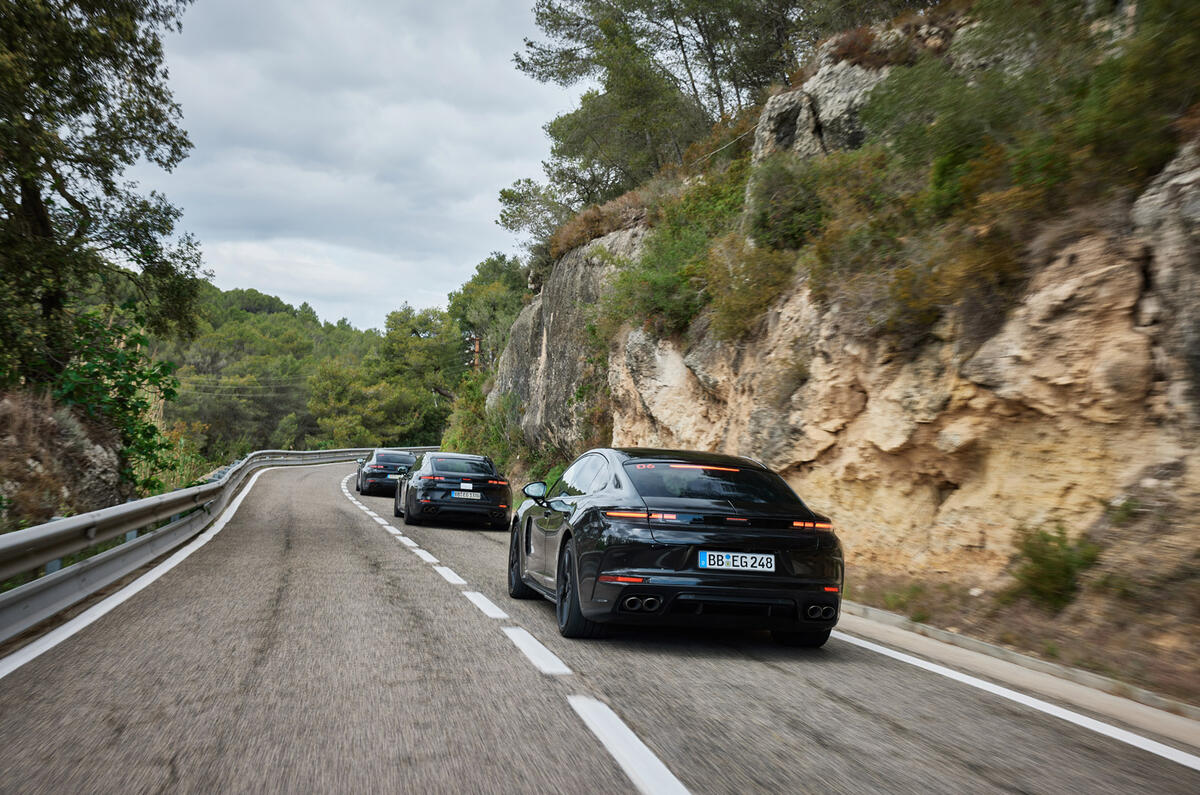 97 Porsche Panamera prototipo FD 2023 convoy trasero