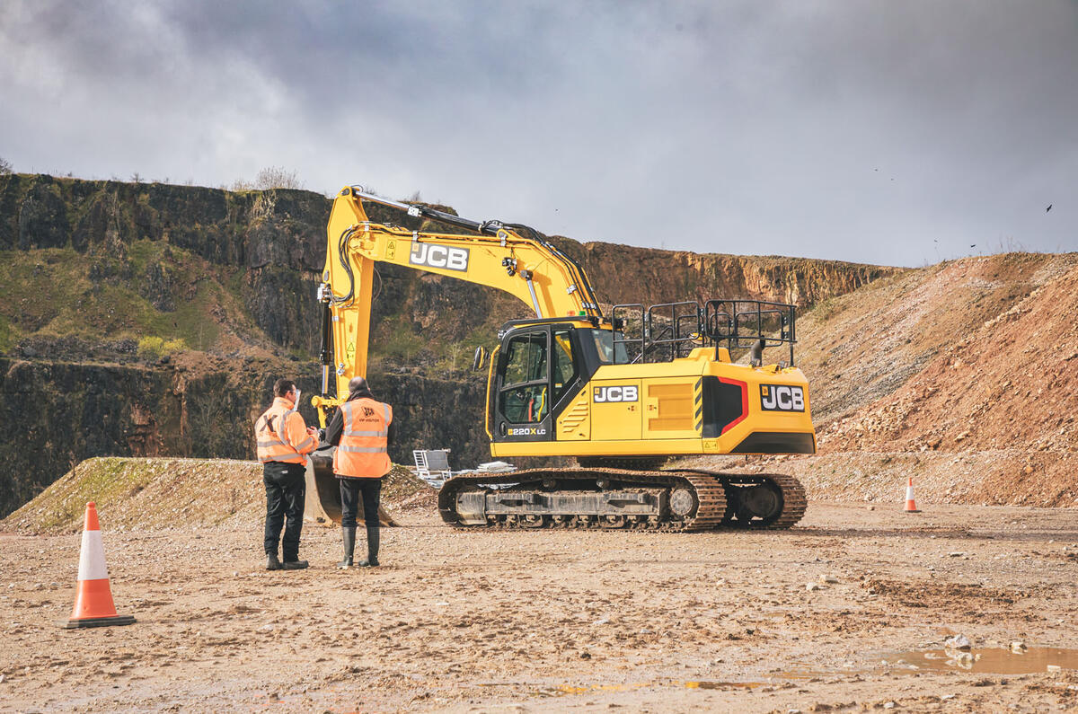 New Digs Driving Three Of Jcb S Finest Earth Movers Autocar