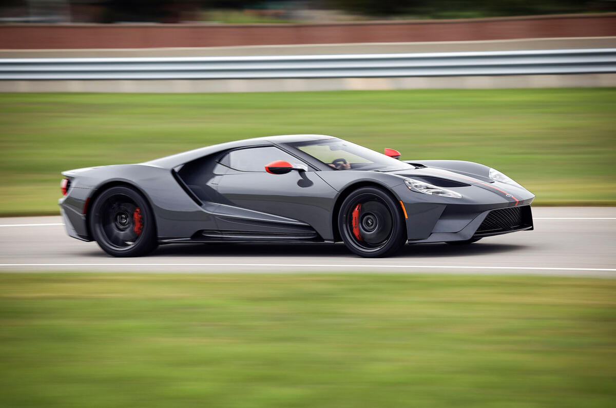 Ford GT Carbon Series officially revealed - hero side