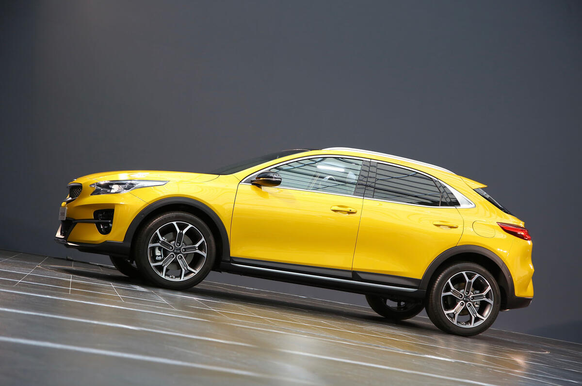 Kia Xceed 2019 official reveal - hero side
