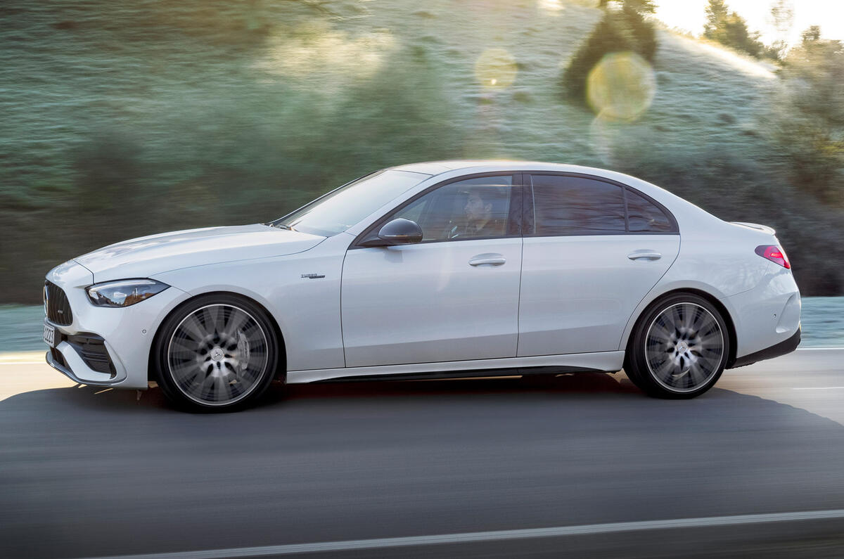 98 Mercedes AMG C43 2022 official reveal side pan