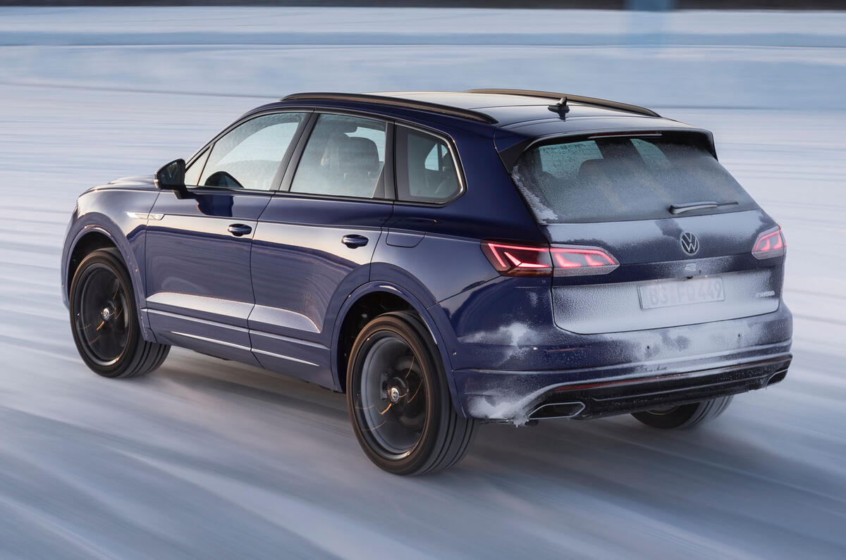 Volkswagen Touareg R 2020 official reveal images - tracking rear