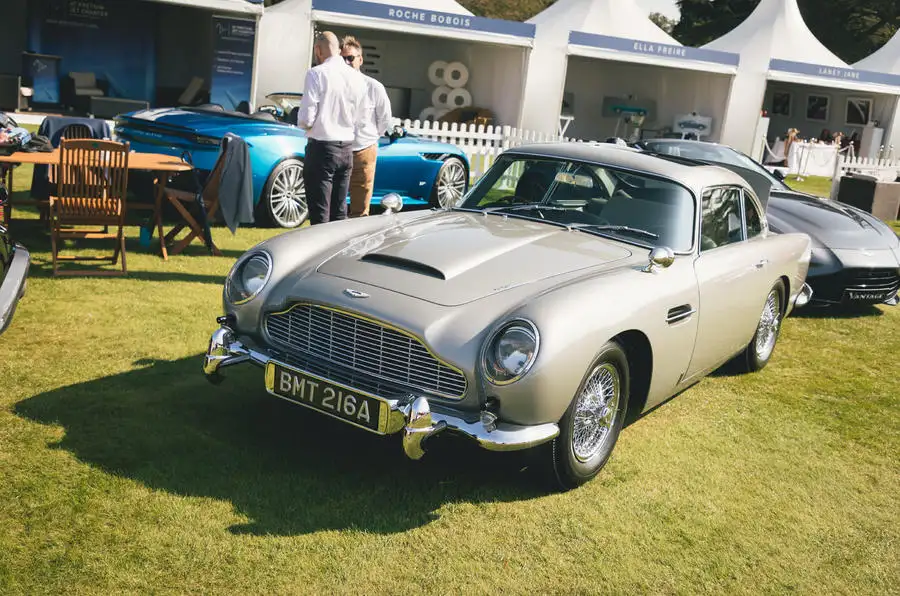 99-aston-martin-db5-goldfinger-salon-prive-front.jpg?itok=0eZEgiRA