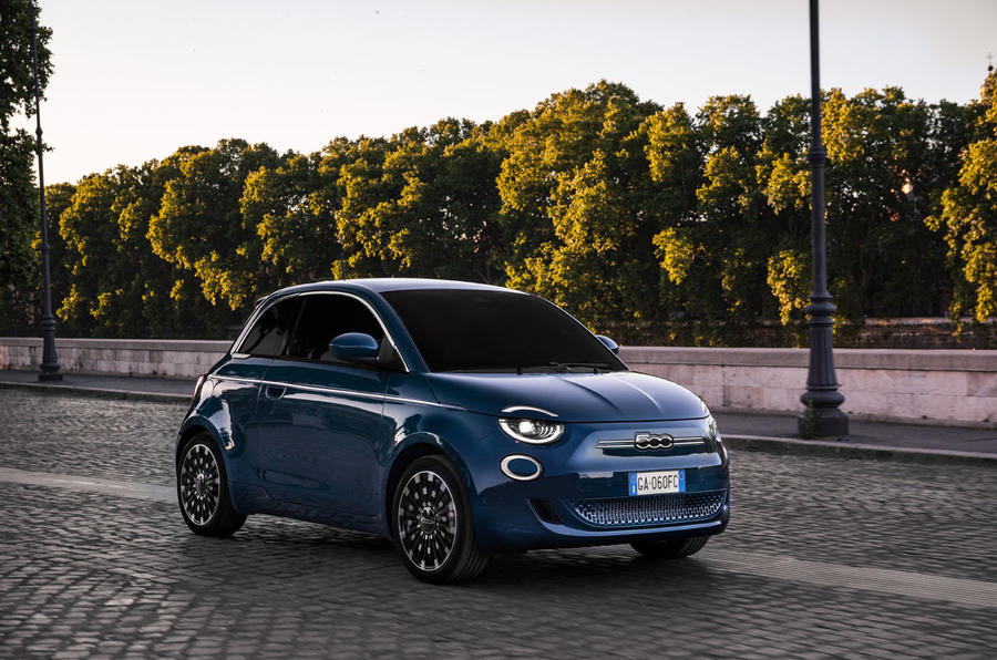 Fiat 500 electric 2020 official press images - tracking front