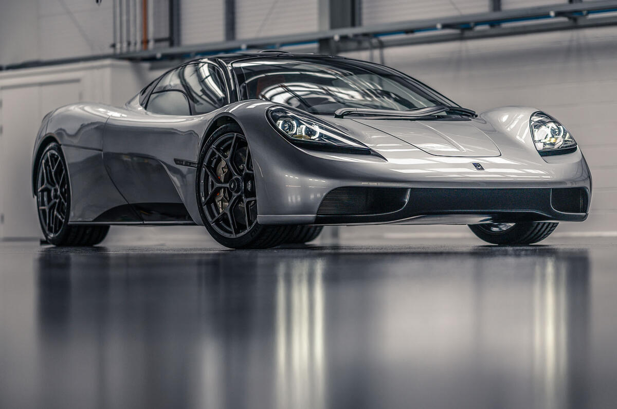 mclaren v12