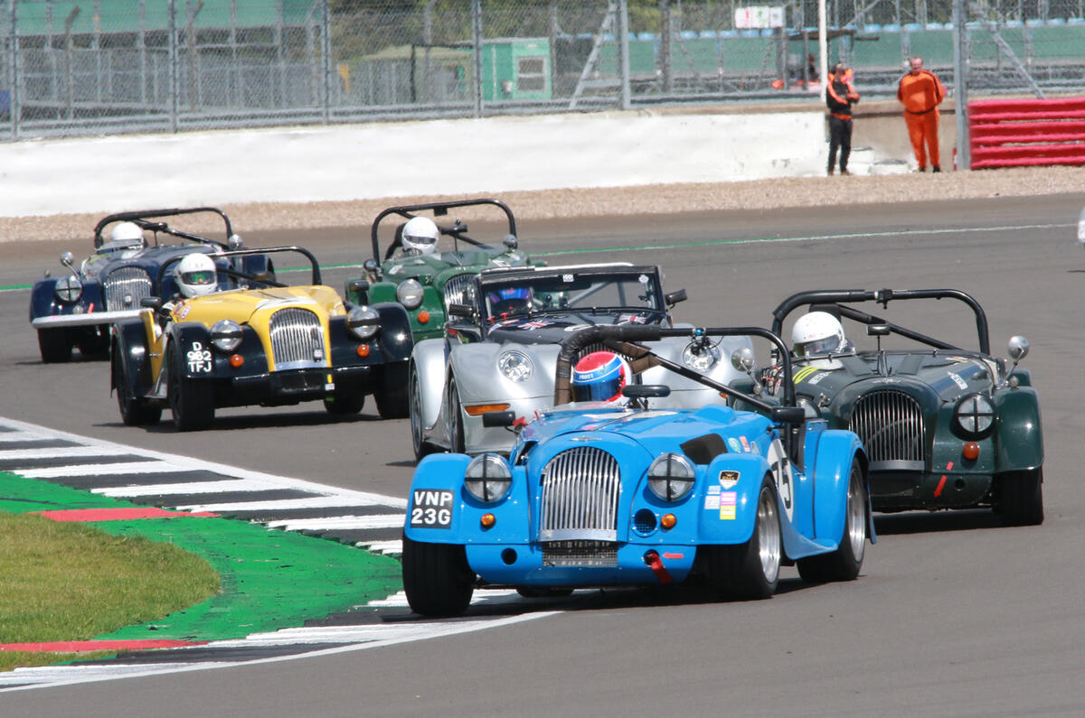 99 Morgan racing club racing lead