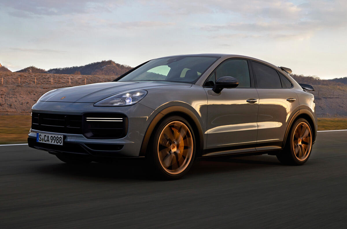 99 Porsche Cayenne GT 2021 official reveal hero front