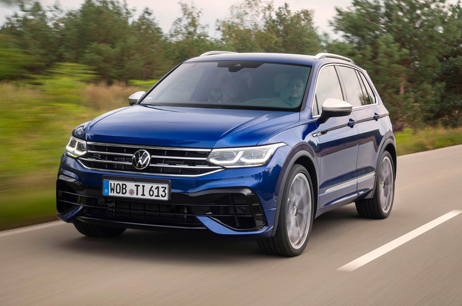 99 Volkswagen Tiguan R 2021 official images tracking front