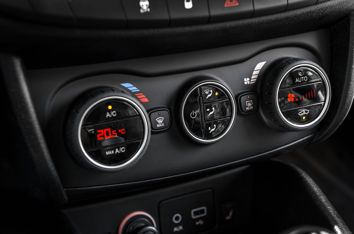 Fiat Tipo climate controls