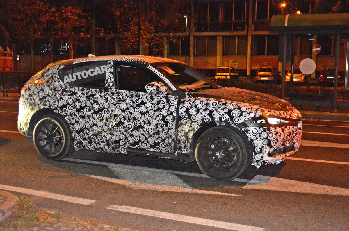 Alfa Romeo Stelvio spotted in light camouflage