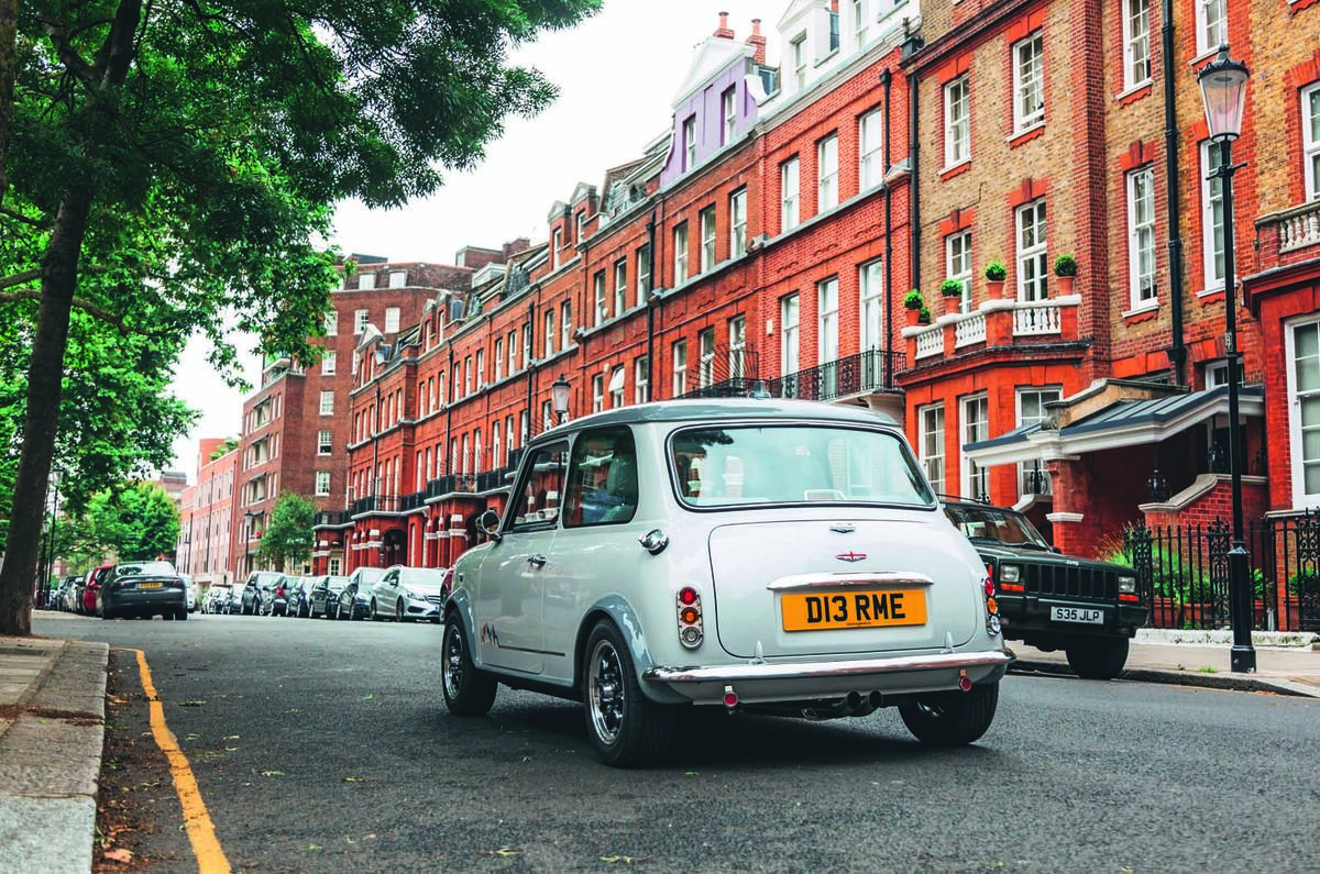 Mini Remastered Driving The Classic Car S 90 000 Reinvention