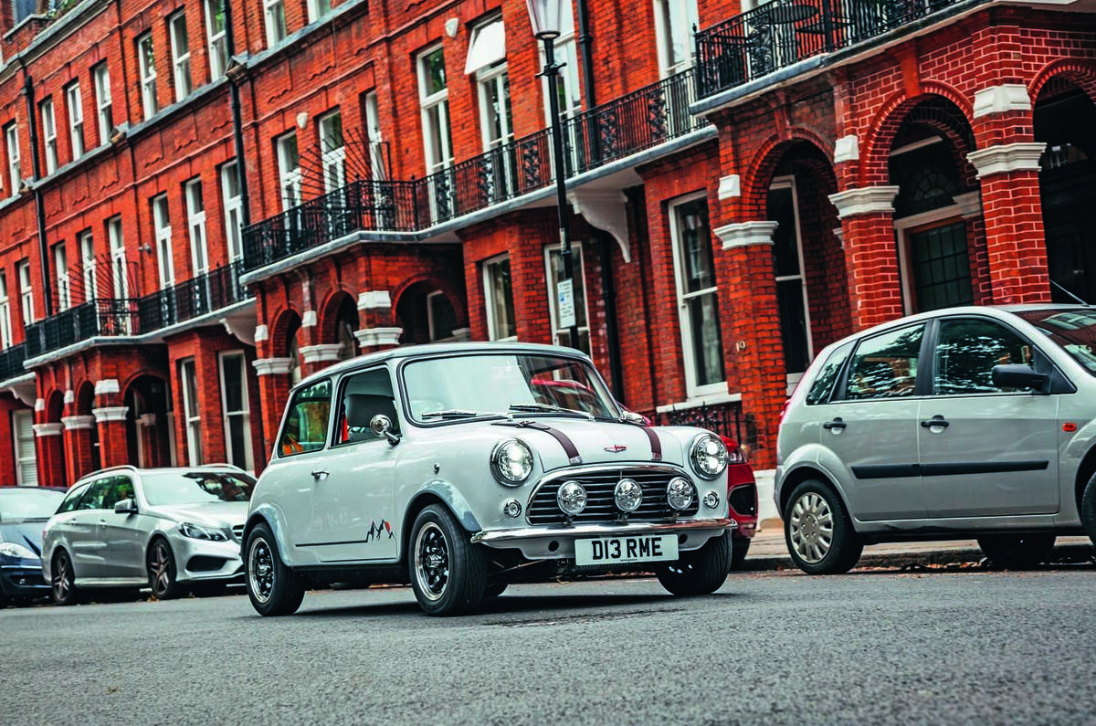 Mini Remastered Driving The Classic Car S 90 000 Reinvention