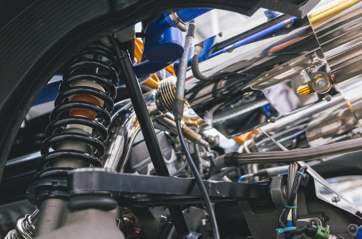A Quick Check Up Servicing The Mclaren F1 Autocar