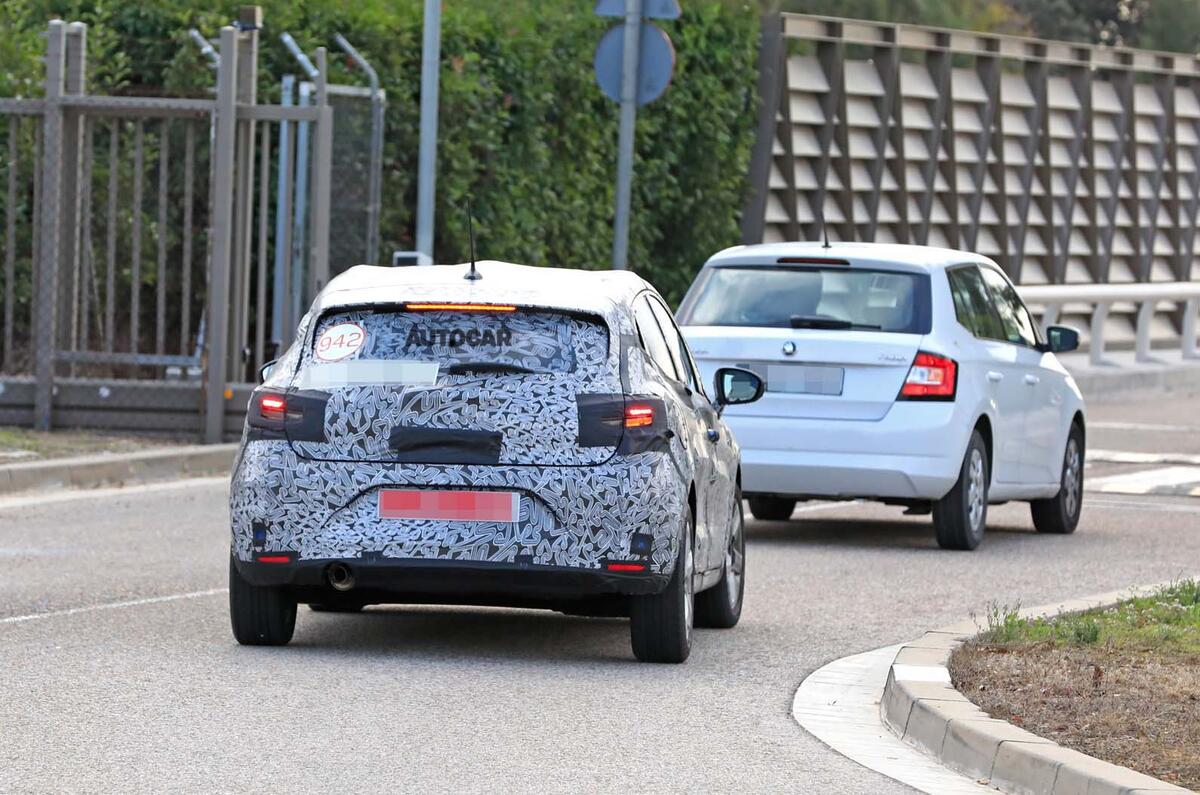2019 Renault Clio spy shot