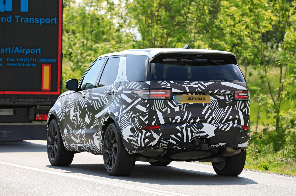 2021 Land Rover Discovery Prototype Of Facelifted Suv Spotted