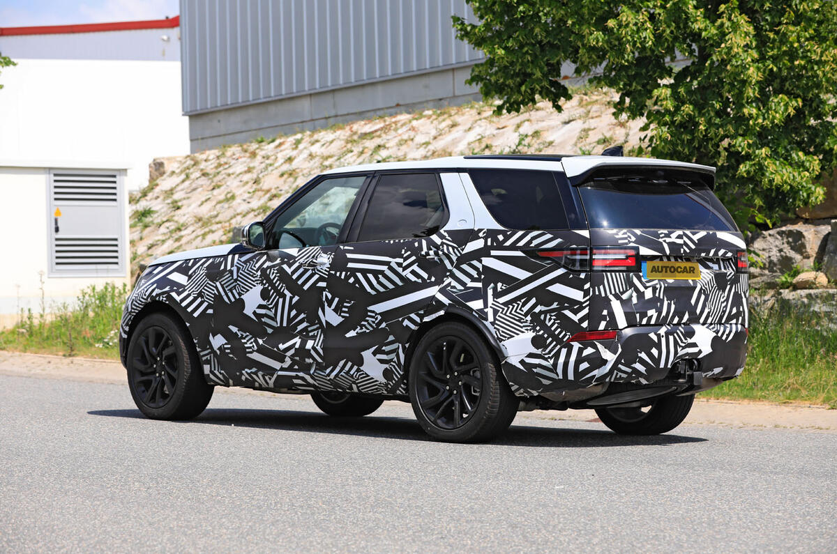2021 Land Rover Discovery Prototype Of Facelifted Suv Spotted
