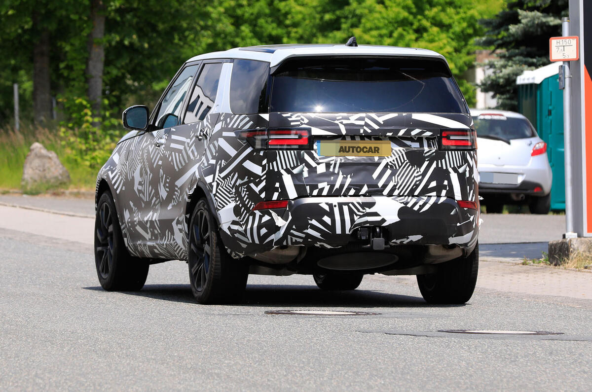 2021 Land Rover Discovery Prototype Of Facelifted Suv Spotted