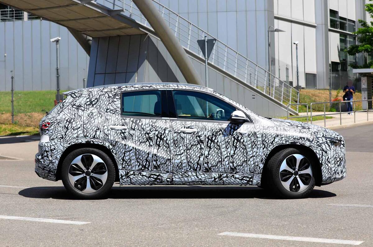 New Mercedes Benz Gla 2020 Audi Q2 Rival Hits The Road