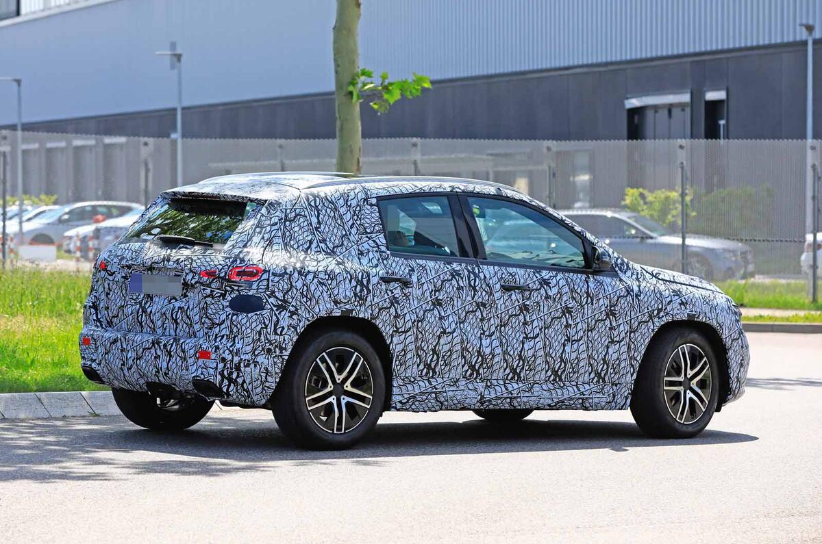 New Mercedes Benz Gla 2020 Audi Q2 Rival Hits The Road