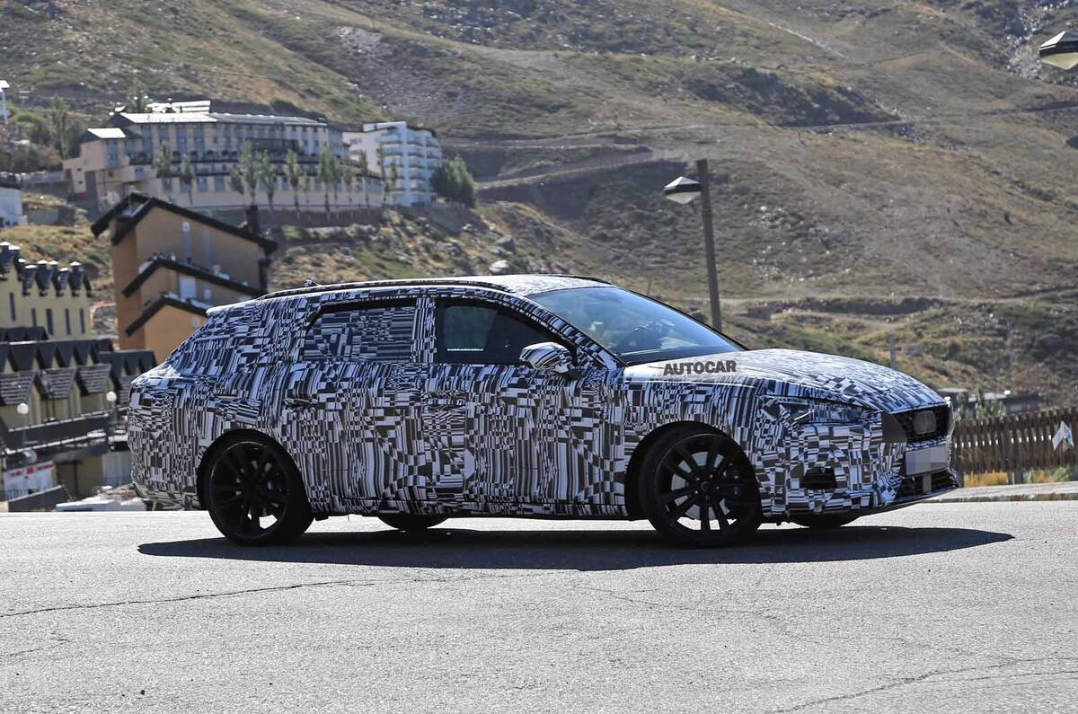 Leon Cupra ST spyshots 
