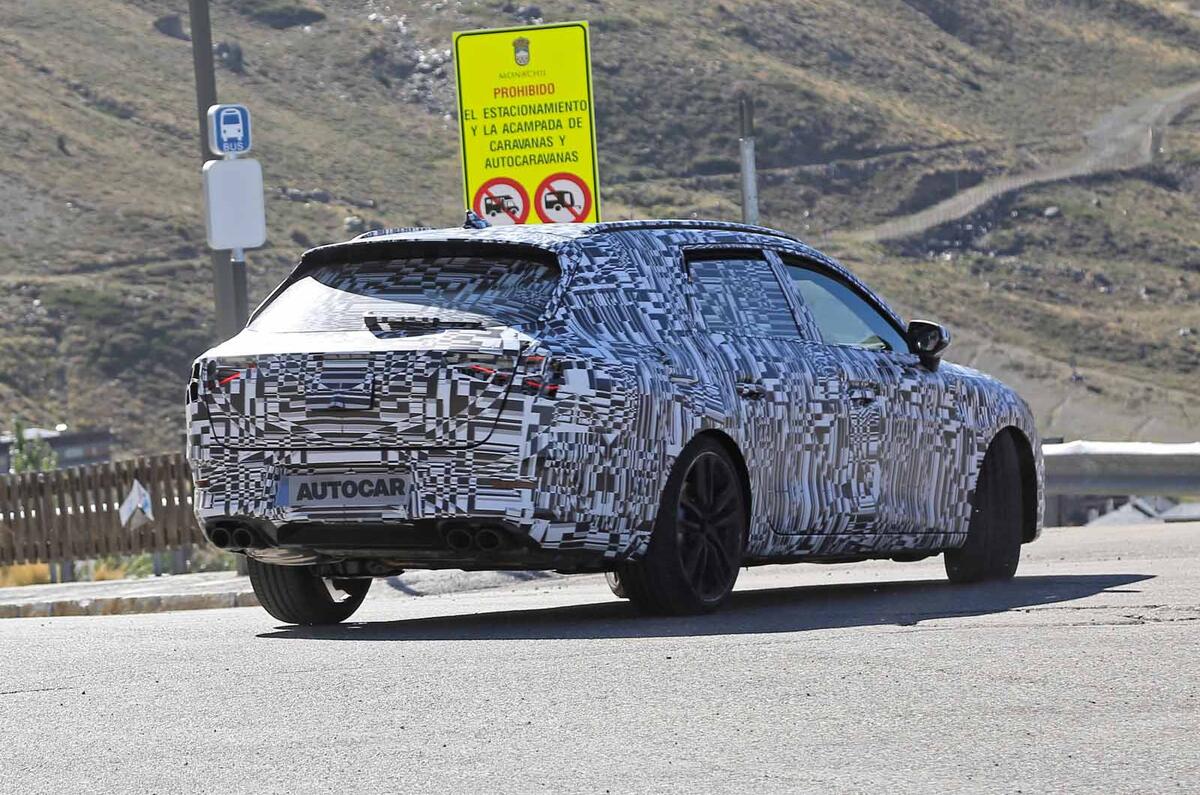 Leon Cupra ST spyshots 