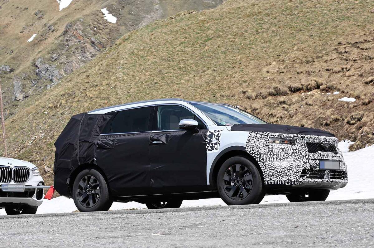 New 2020 Kia Sorento To Get Plug In Hybrid Variant Autocar