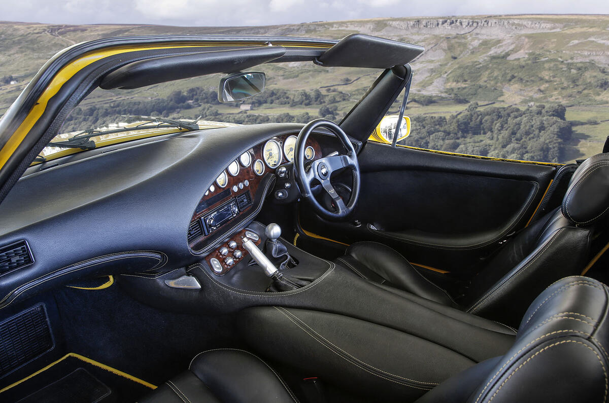 TVR Griffith interior