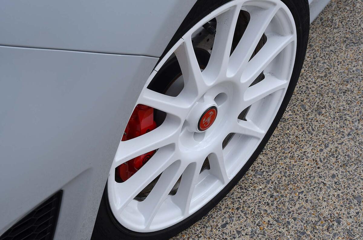 Abarth 595 Esseesse 2019 wheels