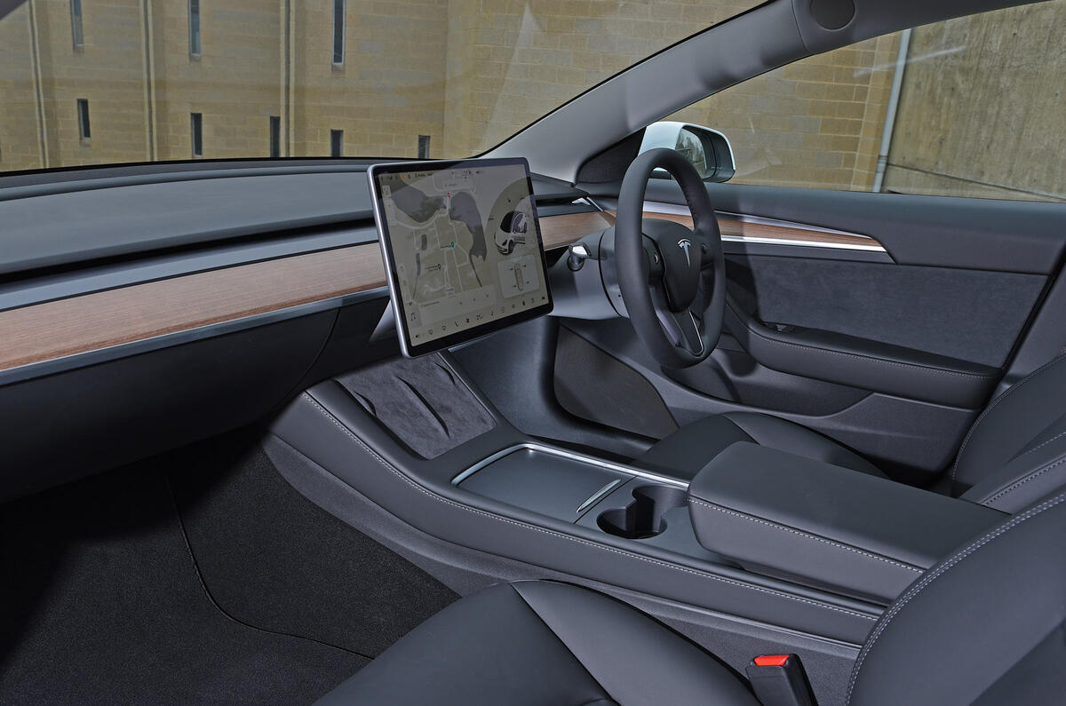 AC Awards Tesla Model 3   WW 22   20220330 0172