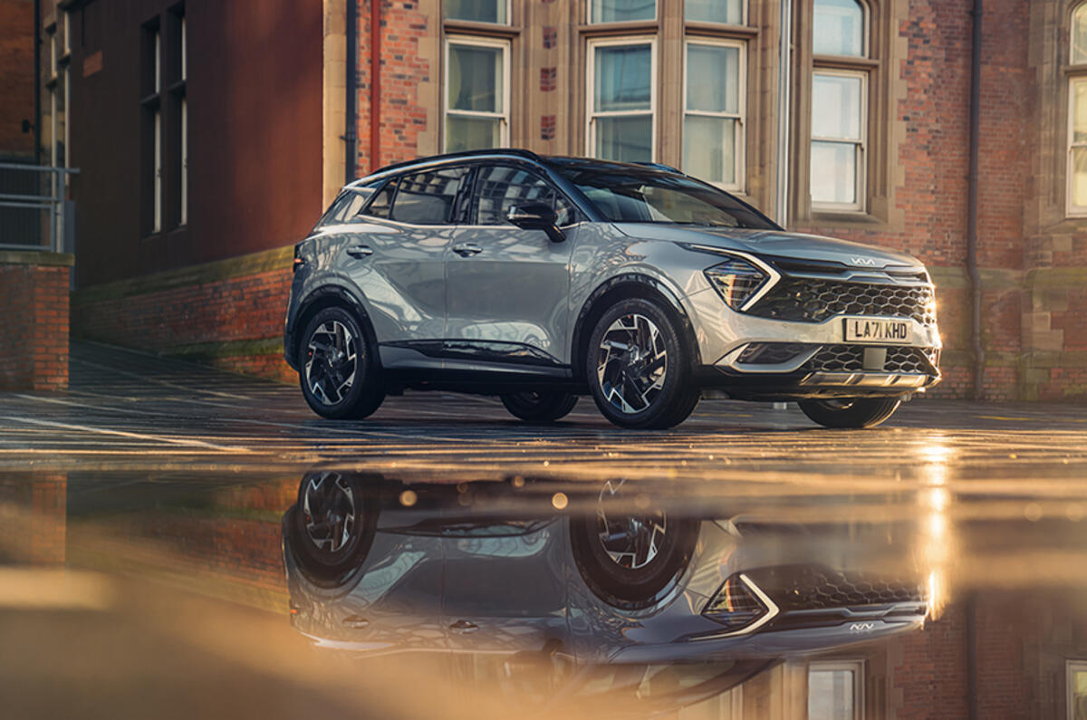 Petrol and plug-in hybrid models (like the Kia Sportage) have a lower initial purchase price for fleet managers