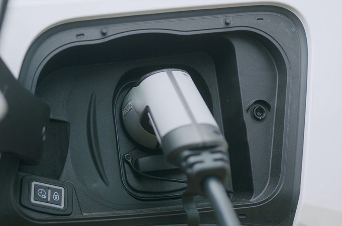 شارژ بیش از حد AC