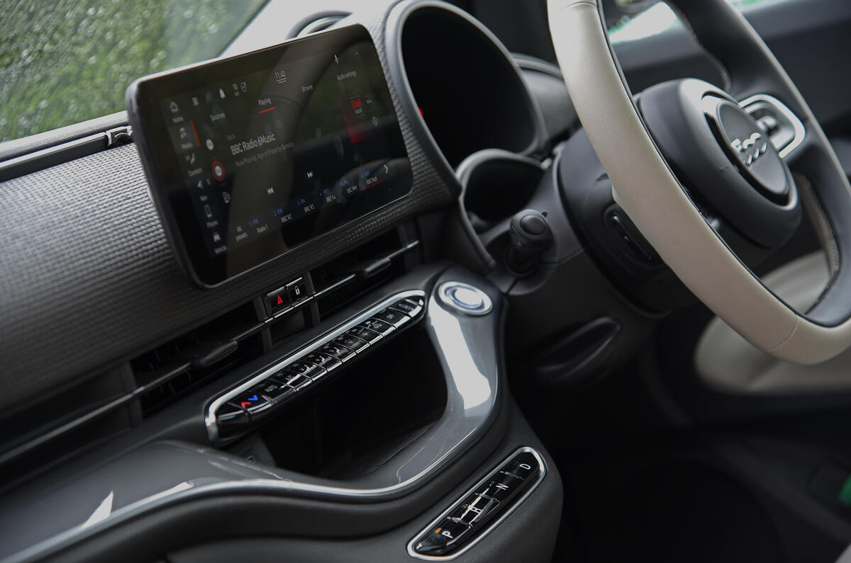 AC Awards Fiat 500e    WW 22   20220329 0128