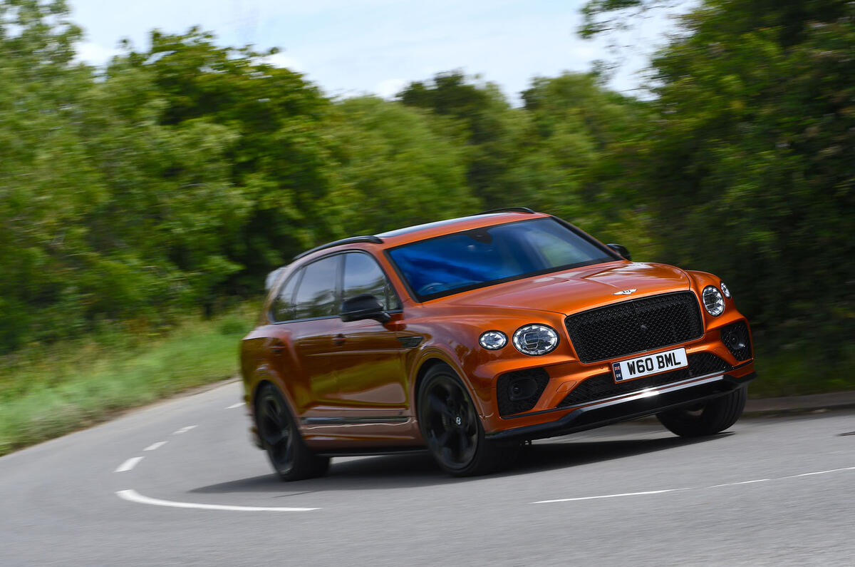 bentley bentayga s hybrid 03 virage 