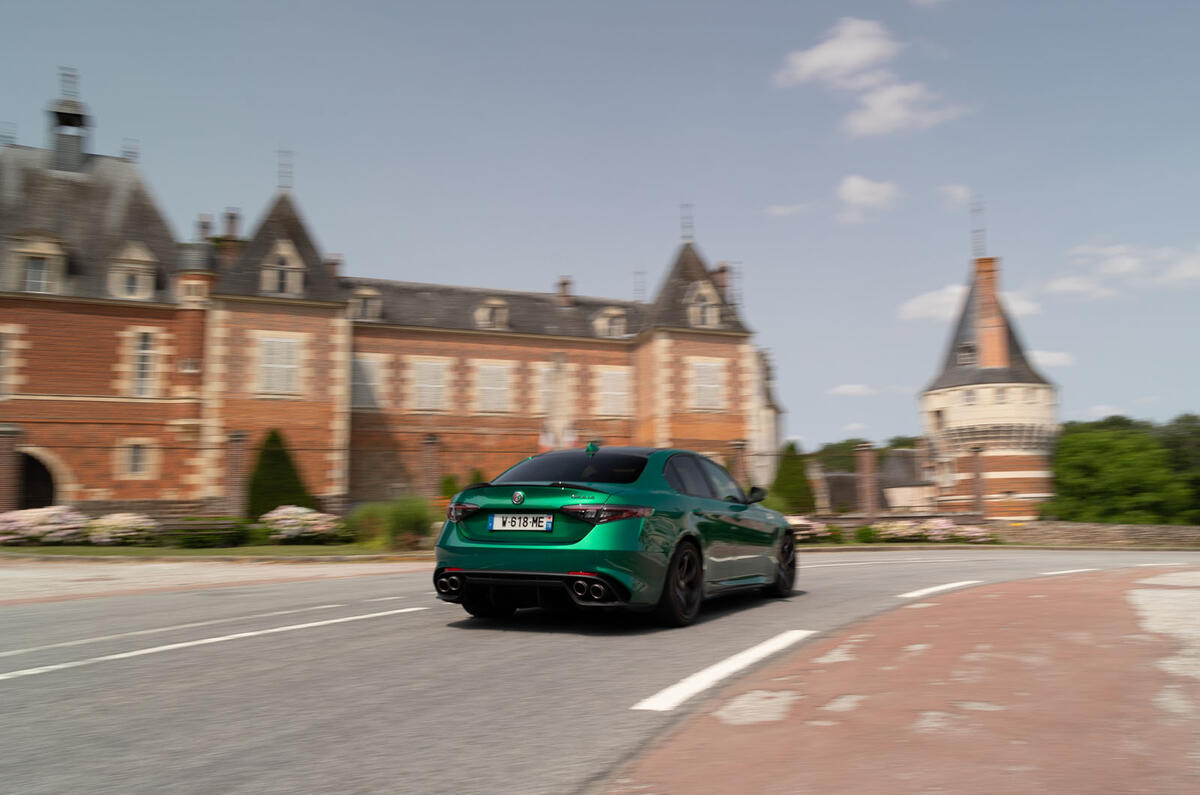 alfa romeo giulia quadrifoglio 100years review 05 rear action