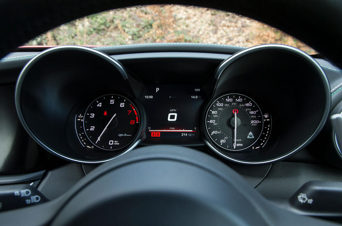 Alfa Romeo Giulia QV dials