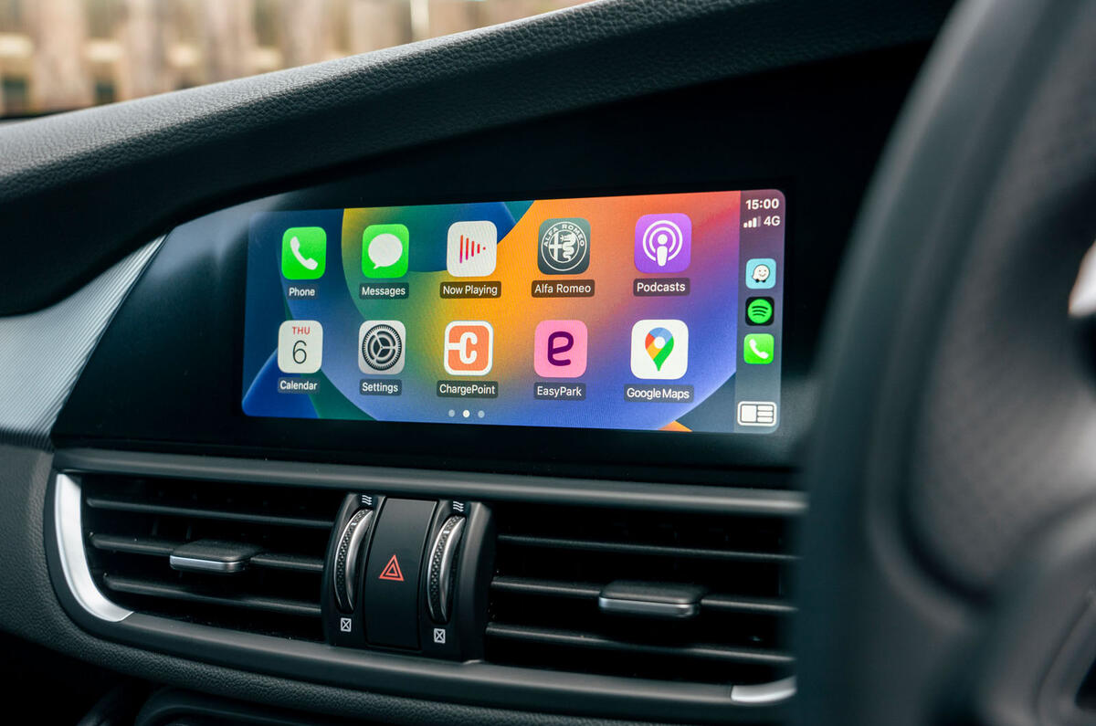 alfa romeo giulia veloce avis 2023 17 carplay