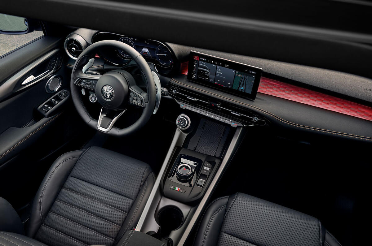 Alfa Romeo Tonale MY25 update interior