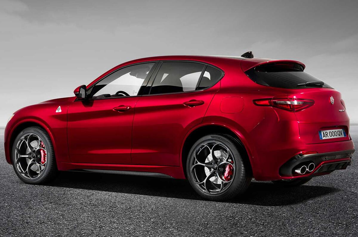 Alfa Romeo Stelvio SUV – new pictures
