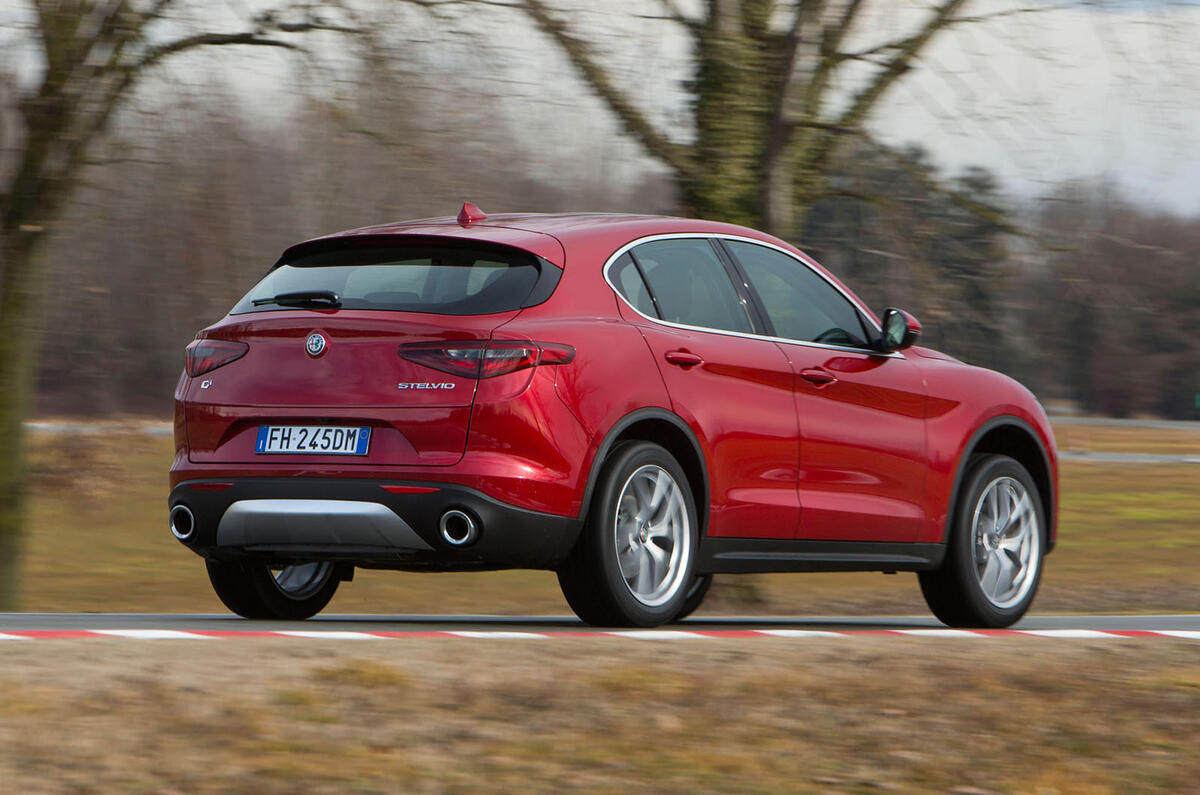 Alfa Romeo Stelvio 2 0 280 Super Awd 2017 Review Autocar