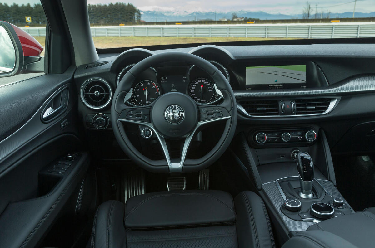 Alfa Romeo Stelvio 2 0 280 Super Awd 2017 Review Autocar
