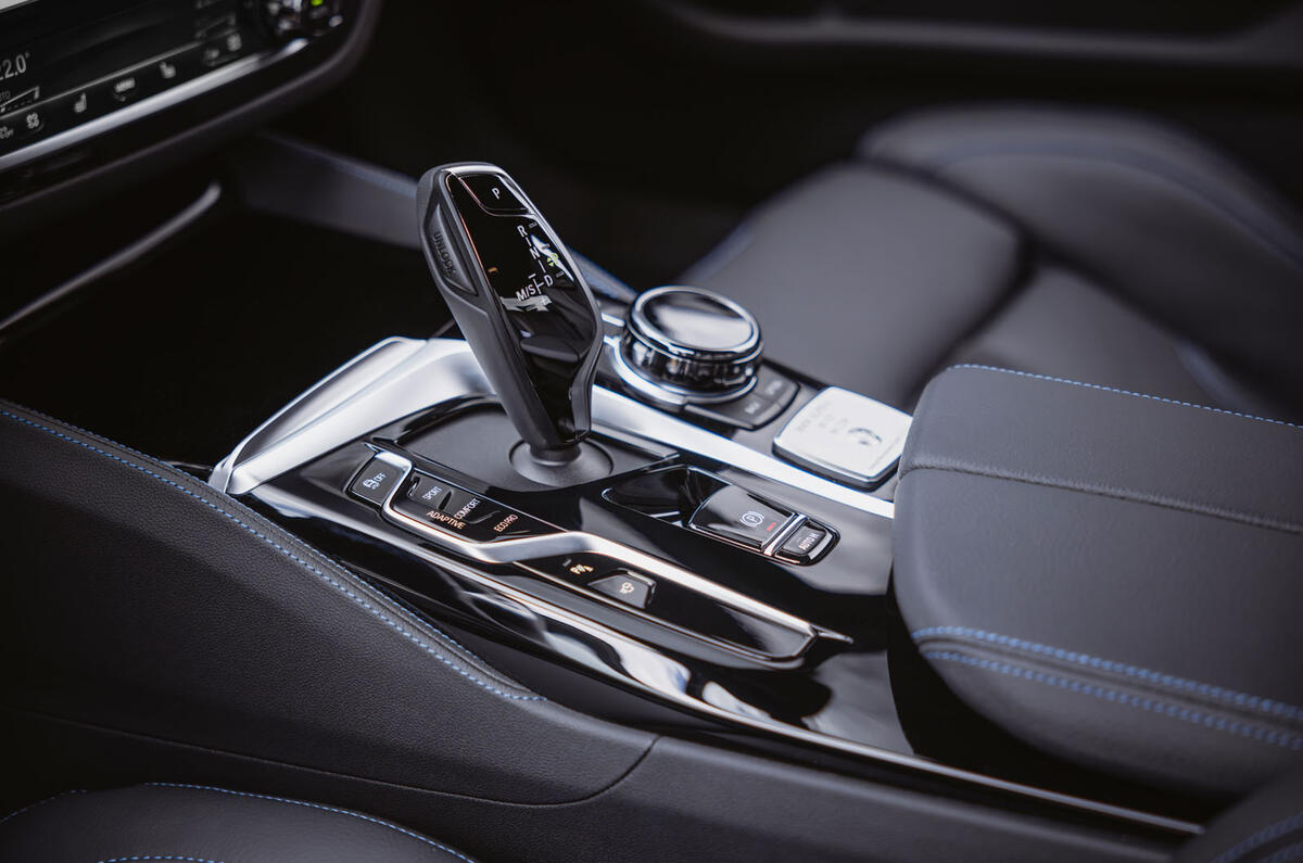 alpina b5 gt rview 2023 14 centre console
