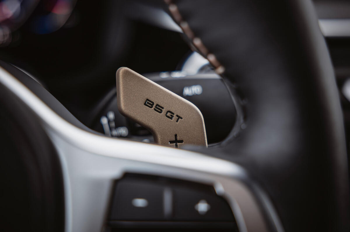 alpina b5 gt rview 2023 16 paddleshifter