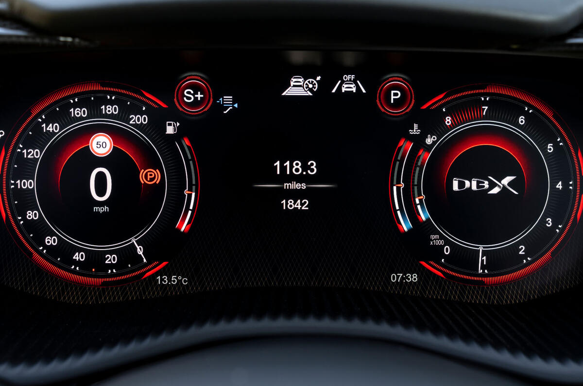 aston martin dbx707 2022 010 cadrans